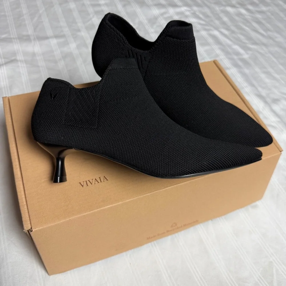 Vivaia Kitten Heel Ankle Boots Knit Pointed Toe Black Booties Size 6 EUR‎ 36